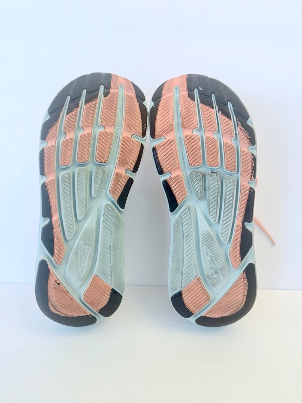 Altra VIA Olympus 2 Road Running Shoes in a White/Light Blue, size 10 - Picture 9 of 9